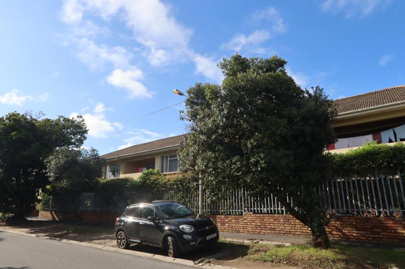 To Let 2 Bedroom Property for Rent in Lansdowne Western Cape